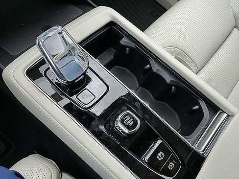New 2026 Volvo XC90 T8 Ultra w/ Lounge Package AWD/4WD image 18