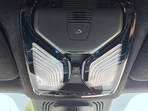 Used 2020 BMW X7 xDrive40i w/ M Sport Package AWD/4WD image 42