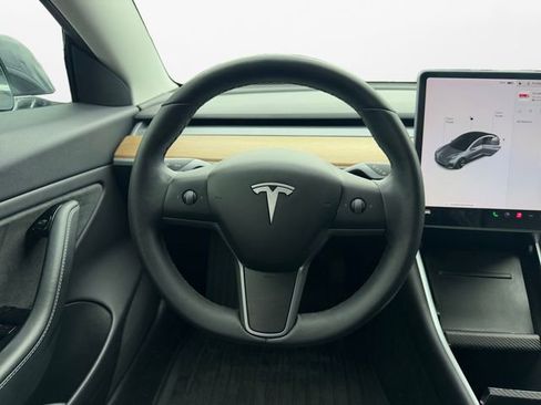 Used 2019 Tesla Model 3 Mid Range image 12