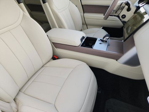 New 2026 Land Rover Range Rover SE image 9