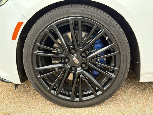 Used 2021 Cadillac CT5 V w/ Premium Package RWD image 10