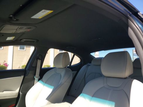 Used 2025 Genesis G70 2.5T image 27