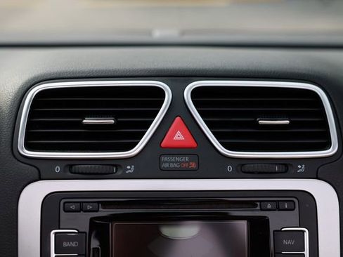 Used 2012 Volkswagen Eos Executive image 36