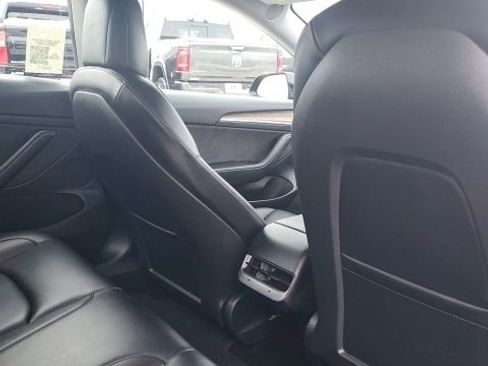Used 2022 Tesla Model 3 Long Range image 16