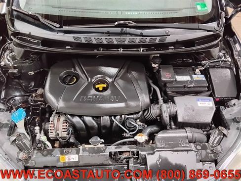 Used 2015 Hyundai Elantra SE w/ Option Group 02 FWD image 9