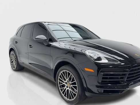 Used 2023 Porsche Cayenne Platinum Edition AWD/4WD image 2