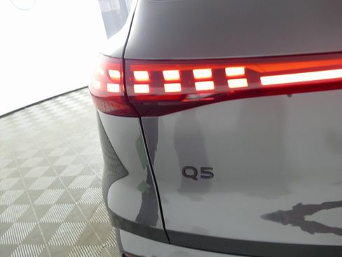 Certified 2025 Audi Q5 2.0T Premium Plus w/ Premium Plus image 34
