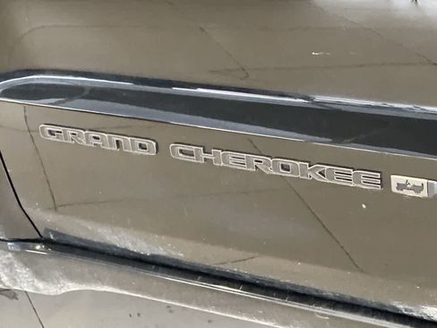Used 2021 Jeep Grand Cherokee Limited w/ Quick Order Package 2GK 80th image 12