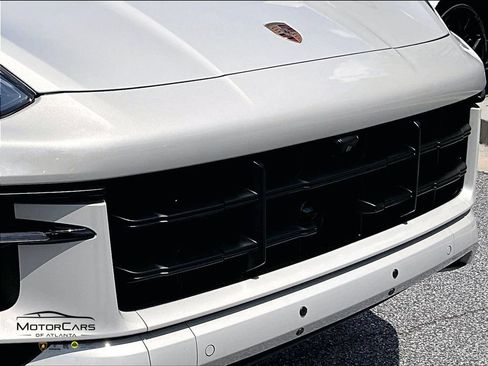 Used 2026 Porsche Cayenne AWD/4WD image 28