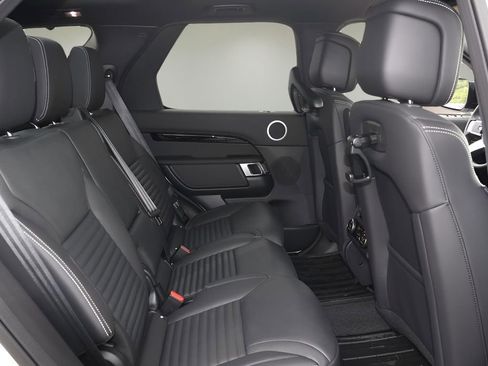 Used 2025 Land Rover Discovery S AWD/4WD image 17