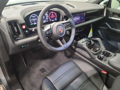New 2026 Porsche Cayenne image 4