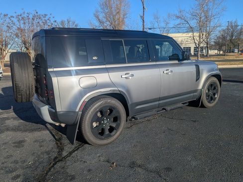 Used 2023 Land Rover Defender 110 SE image 5