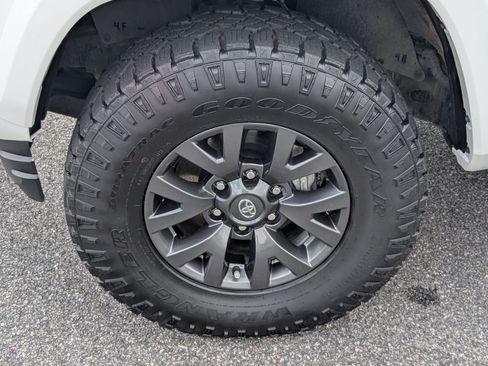 Used 2023 Toyota Tacoma SR5 w/ Technology Package RWD image 13