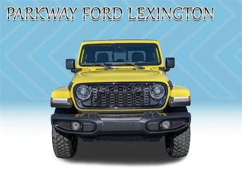 Used 2024 Jeep Gladiator Sport image 2