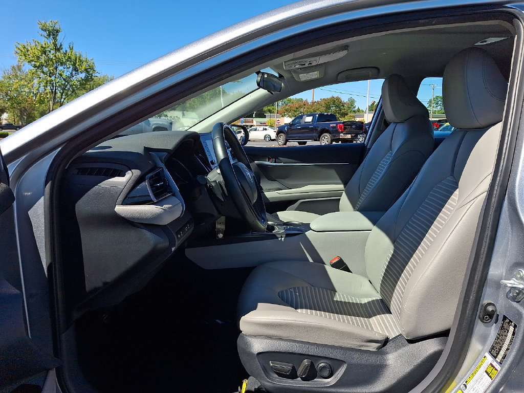 Used 2024 Toyota Camry SE FWD image 13