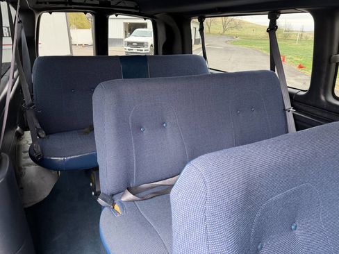 Used 2000 Chevrolet Express 3500 Extended Passenger w/ Preferred Equipment Group RWD image 14