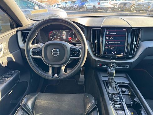 Used 2018 Volvo XC60 T5 R-Design w/ Convenience Package image 12