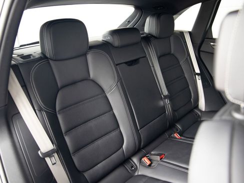 Certified 2025 Porsche Macan GTS AWD/4WD image 26