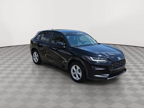 Used 2023 Honda HR-V LX image 2