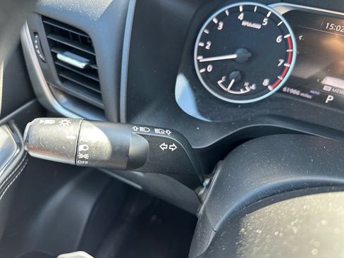Used 2024 Nissan Rogue SV AWD/4WD image 23