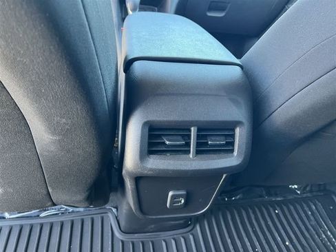 Used 2024 Chevrolet Equinox LT image 26