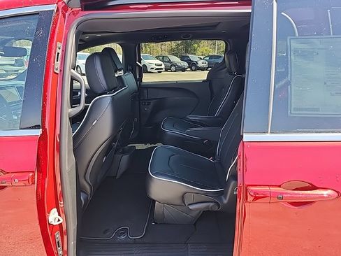 New 2026 Chrysler Pacifica Limited AWD/4WD image 23