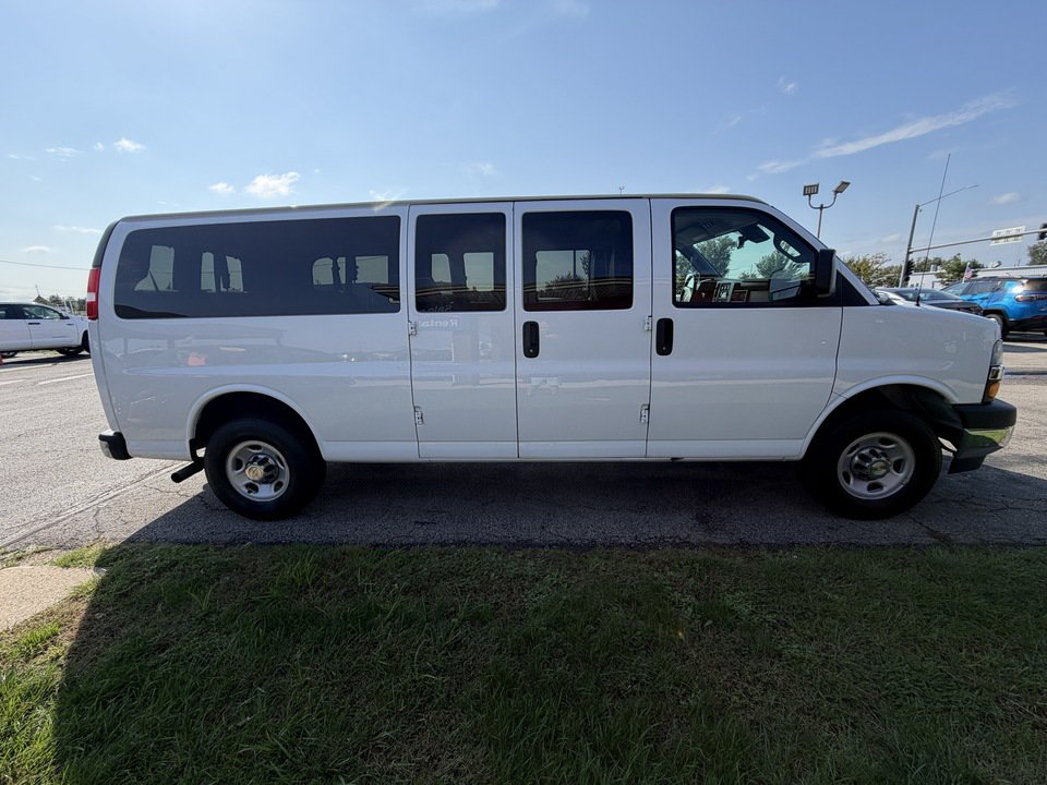 Used 2024 Chevrolet Express 3500 LT w/ LT Preferred Equipment Group RWD image 6