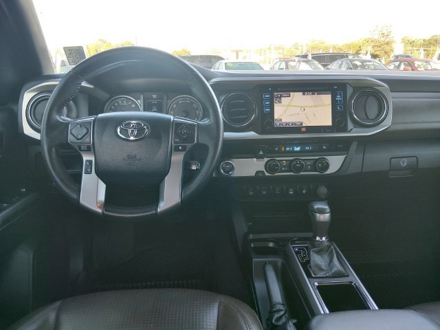 Used 2016 Toyota Tacoma Limited w/ Towing Package RWD image 10