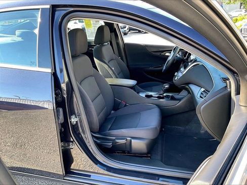 Used 2022 Chevrolet Malibu LT FWD image 11