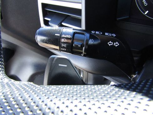 Used 2023 Mitsubishi Outlander SE image 18