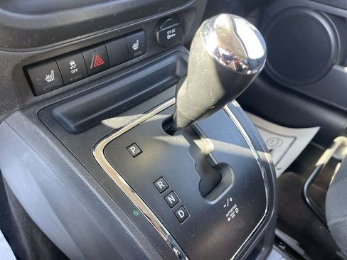 Used 2014 Jeep Patriot Latitude AWD/4WD image 18