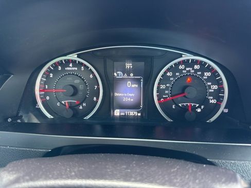 Used 2017 Toyota Camry SE image 16