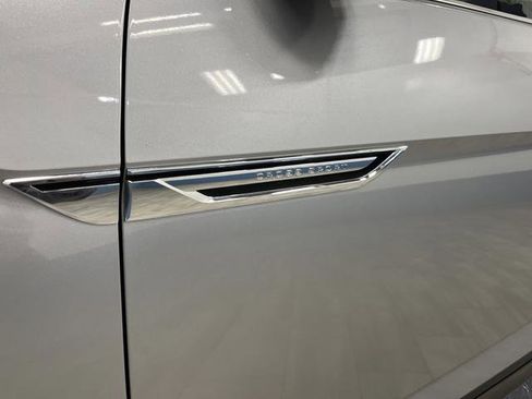 Used 2022 Volkswagen Atlas Cross Sport SE w/ Panoramic Sunroof Package image 35