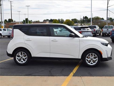 Used 2023 Kia Soul S image 4