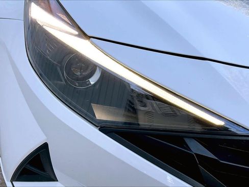 Used 2023 Hyundai Elantra Blue image 25