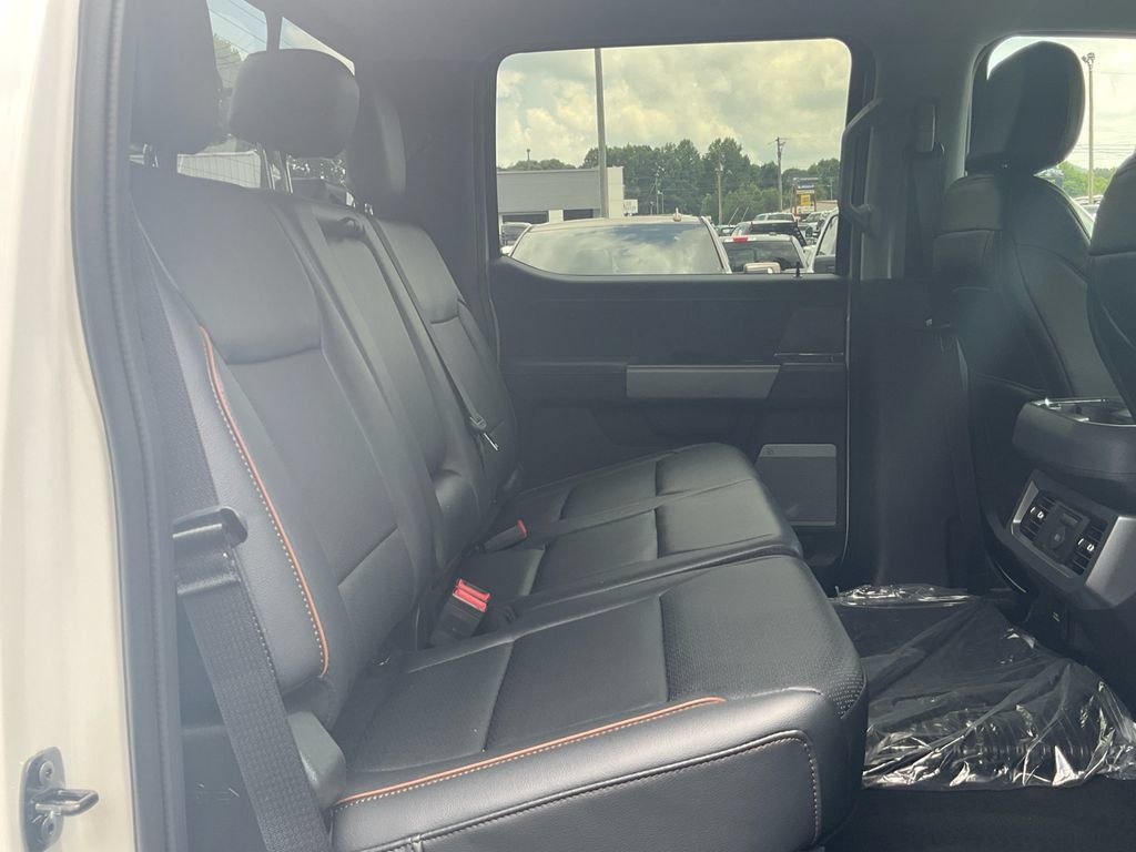 New 2026 Ford F250 Lariat w/ Black Appearance Package AWD/4WD image 13