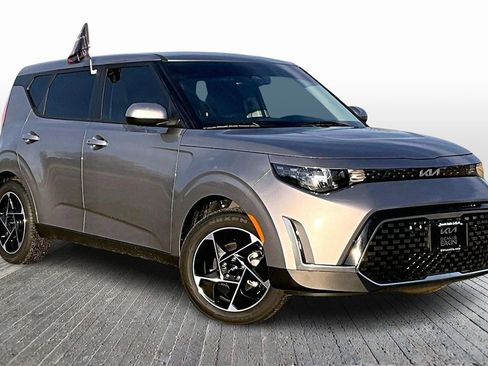 Certified 2025 Kia Soul EX image 11