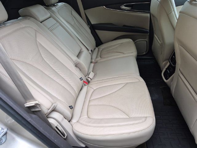 Used 2017 Lincoln MKX Reserve w/ Driver Assistance Package AWD/4WD image 20