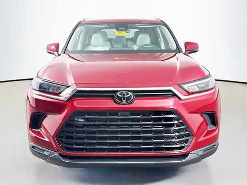 New 2026 Toyota Grand Highlander XLE image 2