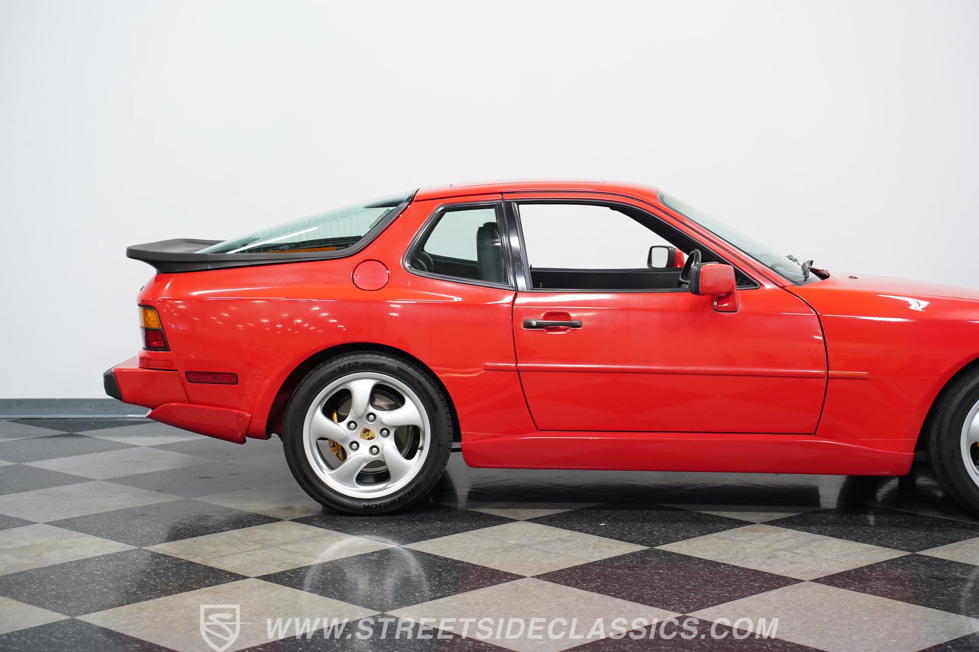 Used 1987 Porsche 944 Coupe RWD image 28