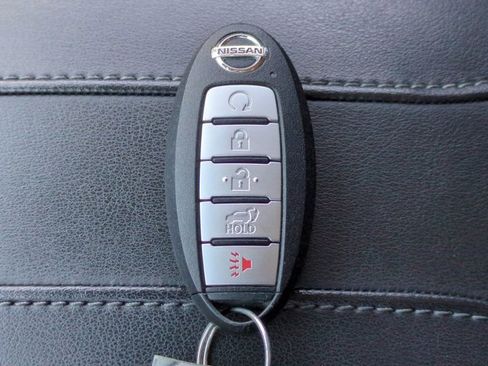 Used 2019 Nissan Rogue SV image 28