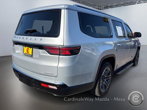 Used 2023 Jeep Wagoneer L Series II image 4