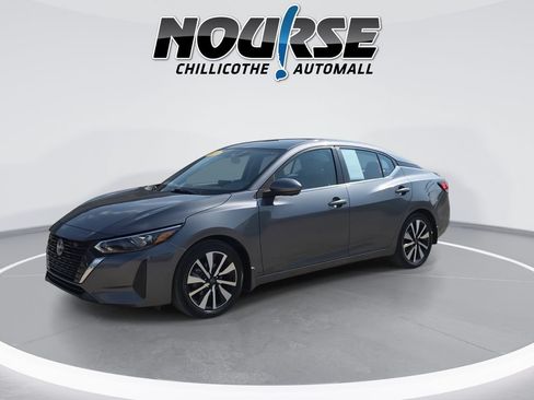Used 2025 Nissan Sentra SV w/ SV Premium Package FWD image 4