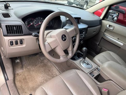 Used 2008 Mitsubishi Endeavor SE FWD image 10