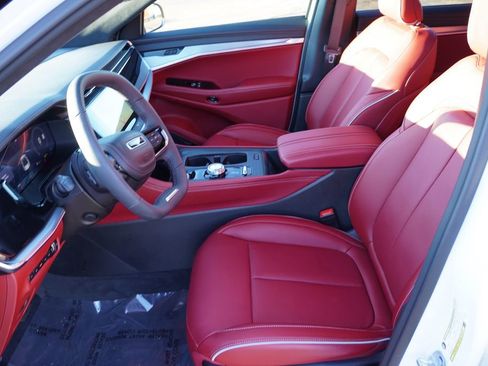 Used 2024 Jeep Wagoneer Launch Edition image 15