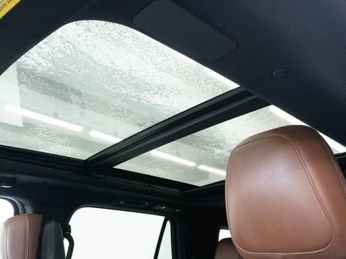 Used 2022 Lincoln Navigator Reserve AWD/4WD image 5