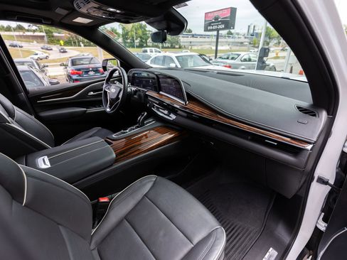 Used 2023 Cadillac Escalade Premium Luxury image 21