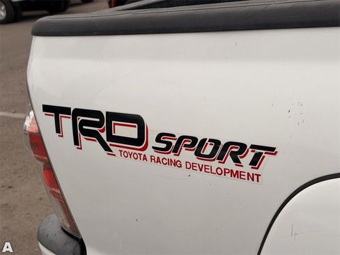 Used 2015 Toyota Tacoma PreRunner image 8