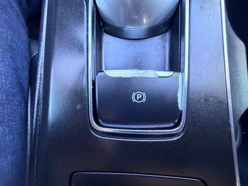 Used 2018 Ford Fusion Titanium FWD image 7