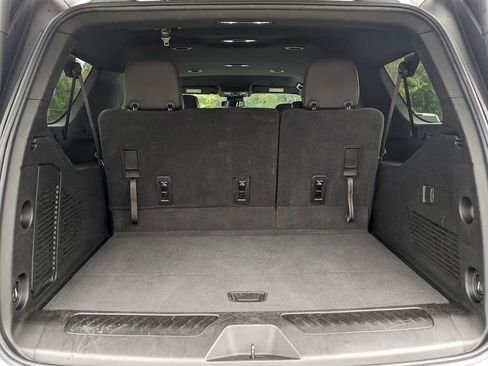 Used 2023 Chevrolet Suburban LT image 29